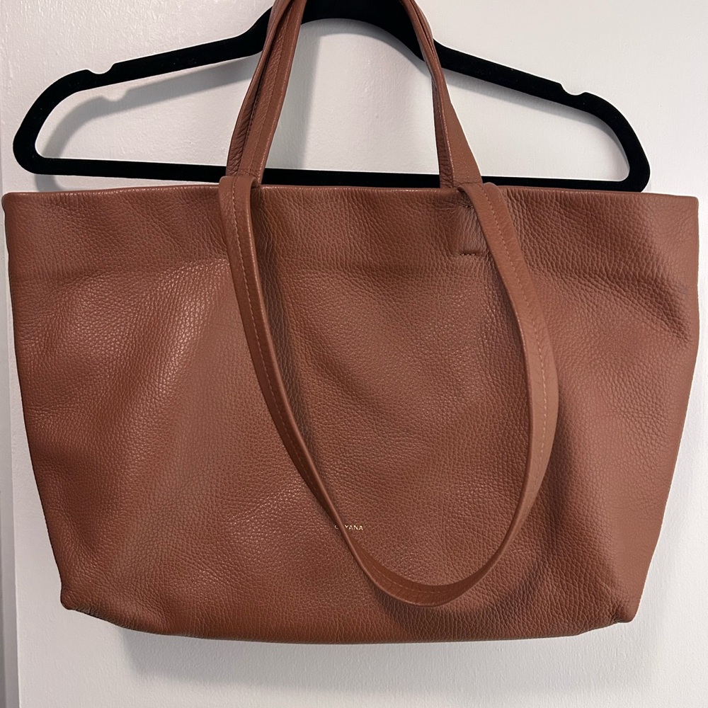 Elegant Tan Leather Tote Bag